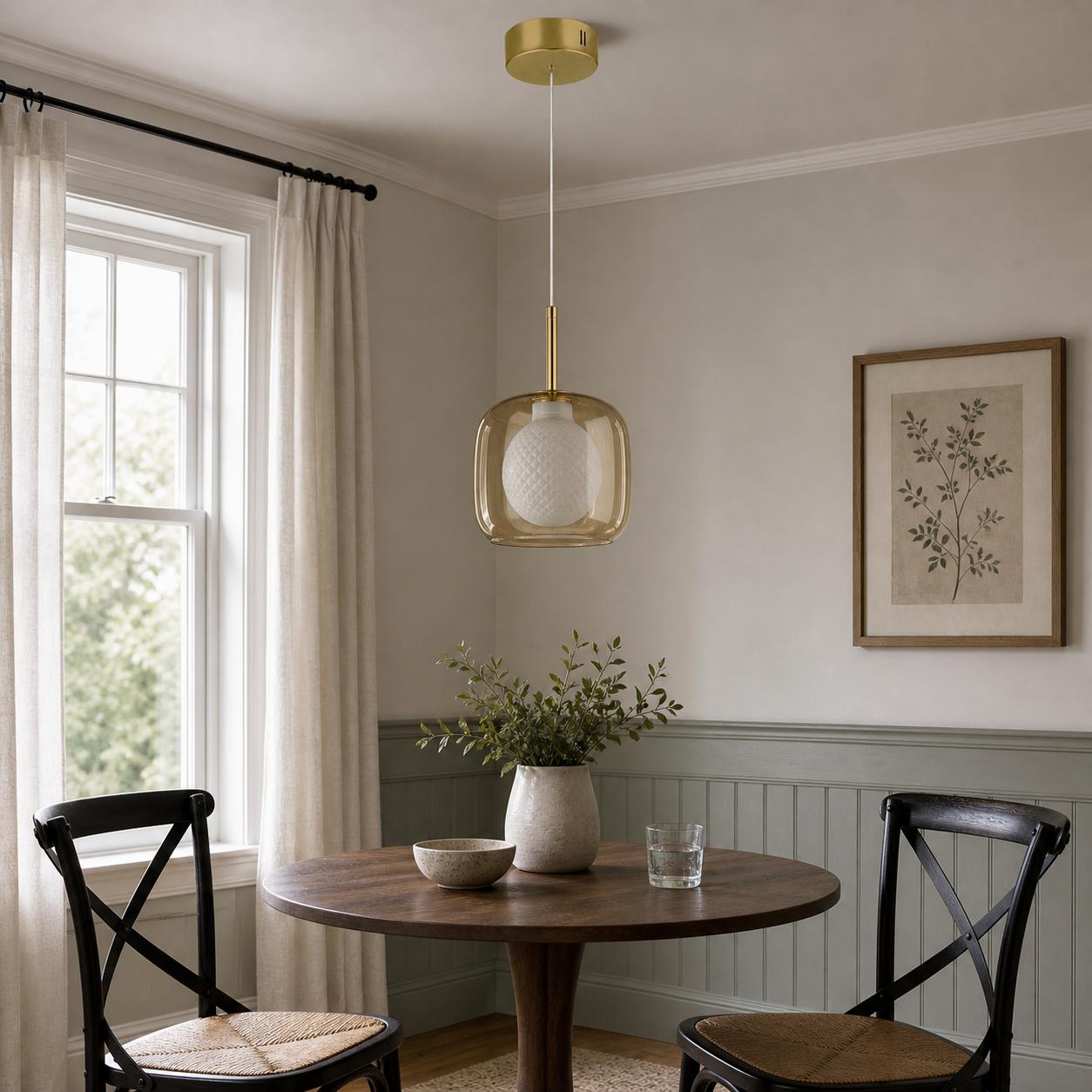 Velmora Suspension simple en verre ambré finition laiton vieilli — Éclairage éteint, Pièce